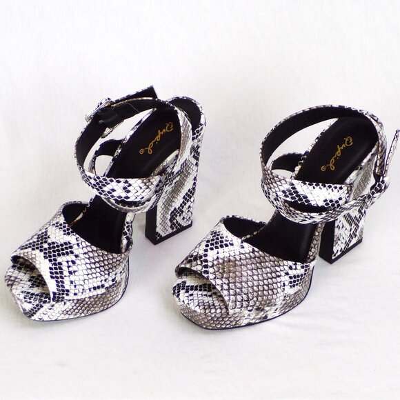 QUPID size 6.5 - 7 approx. black/white/gray faux-snake ultra-high-heel  sandals - Picture 2 of 14